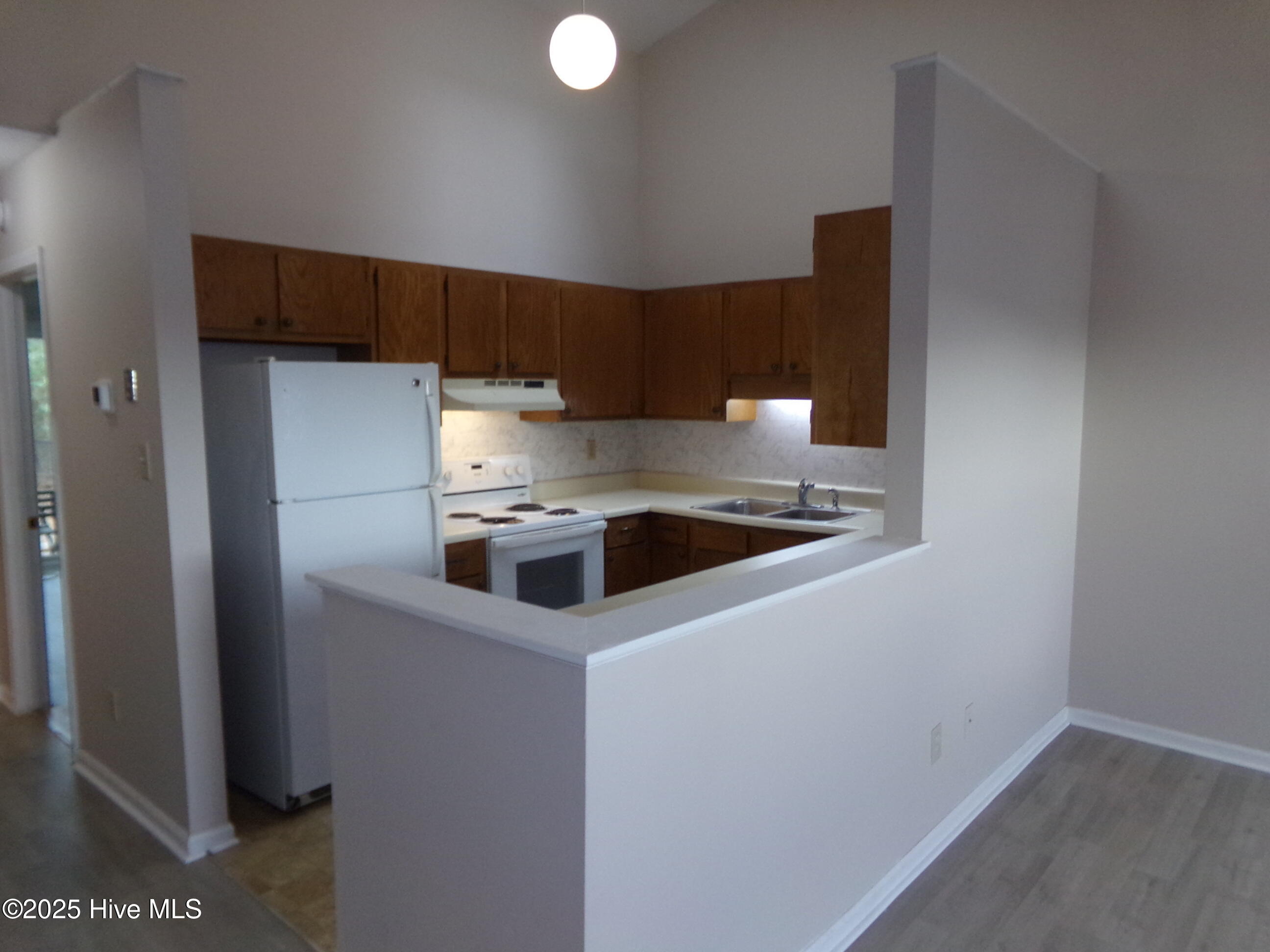 138 B Witten Circle, Unit B Havelock, NC 28532 - Photo 9 of 19 100_0121