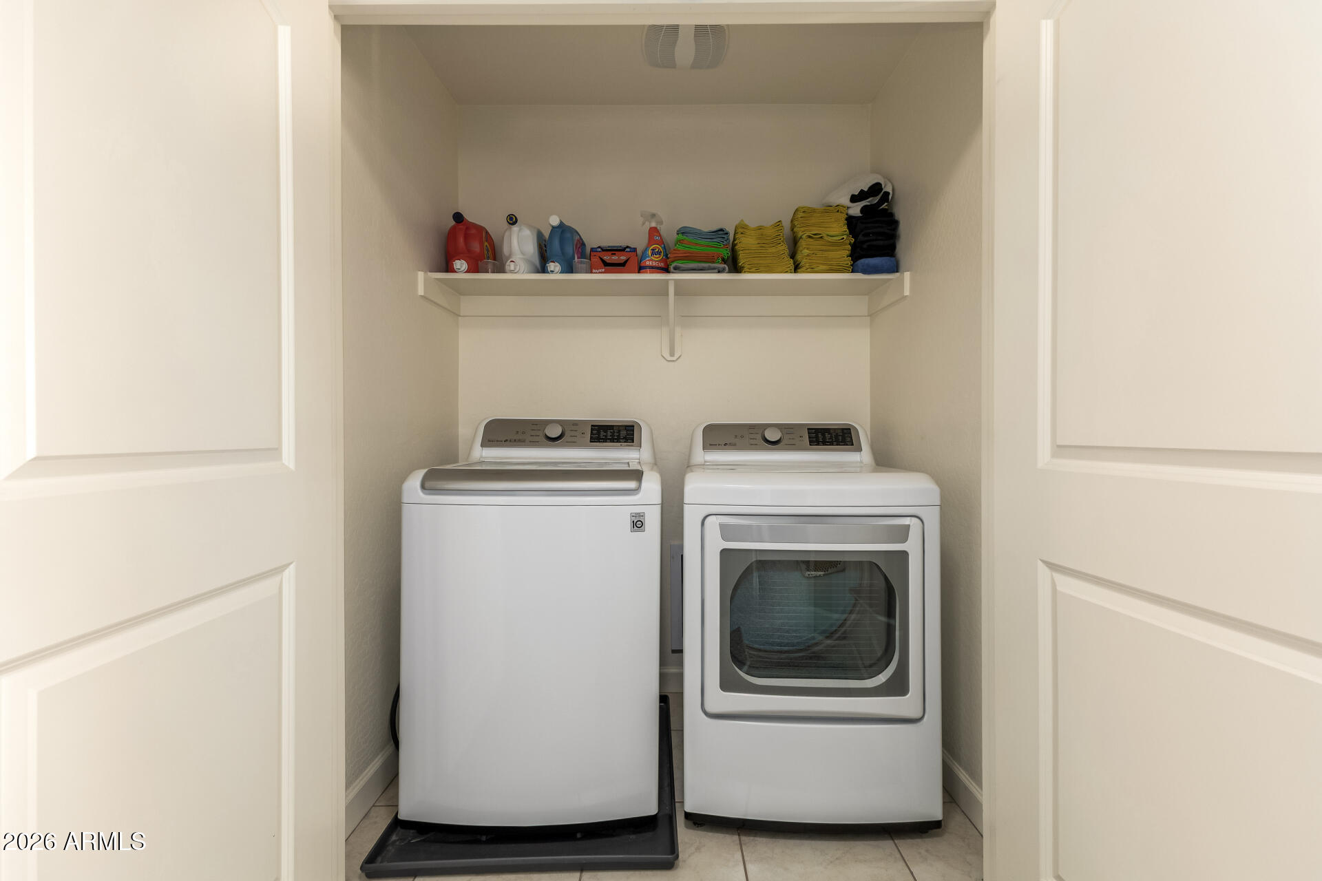 2150 West Alameda Road, Unit 1181 Phoenix, AZ 85085 - Photo 24 of 46 a utility room with dryer and washer