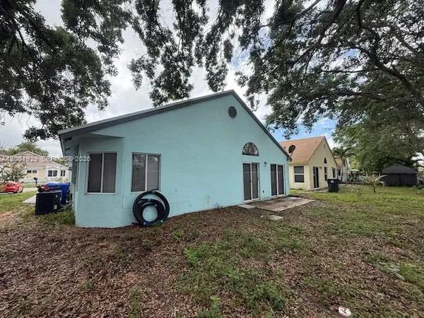 $2,990 | 1034 West Jasmine Lane, North Lauderdale, FL 33068