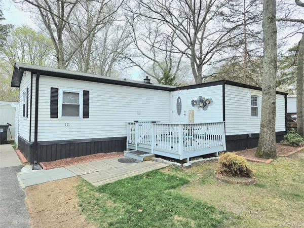 $118,900 | 525 Riverleigh Avenue, Unit 111, Riverhead, NY 11901