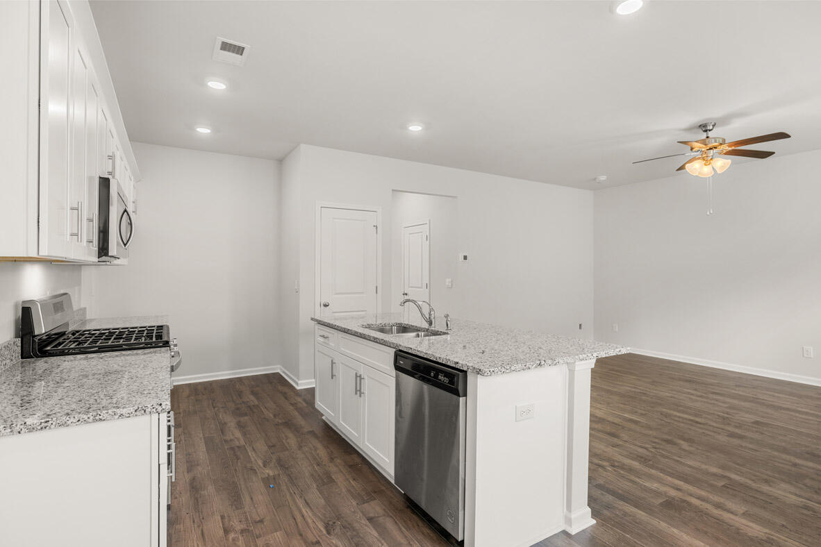 945 Raghorn Road Grovetown, GA 30813 - Photo 19 of 47 *Dish washer, garbage disposal, Microwave, Gas range/Oven