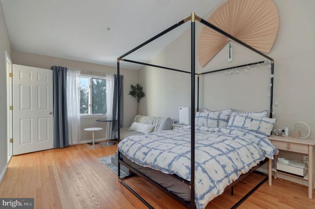 $699,000 | 2 Rockcrest Circle, Rockville, MD 20851