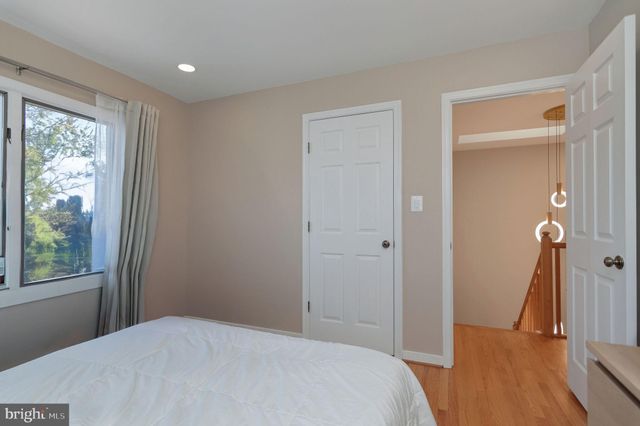 $699,000 | 2 Rockcrest Circle, Rockville, MD 20851