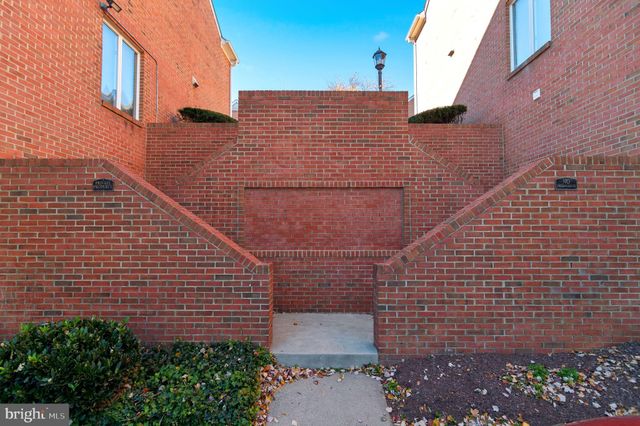 $699,000 | 2 Rockcrest Circle, Rockville, MD 20851