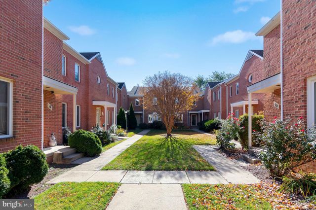 $699,000 | 2 Rockcrest Circle, Rockville, MD 20851