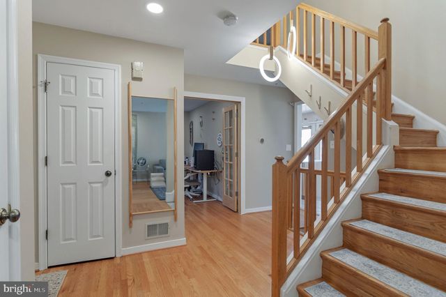 $699,000 | 2 Rockcrest Circle, Rockville, MD 20851