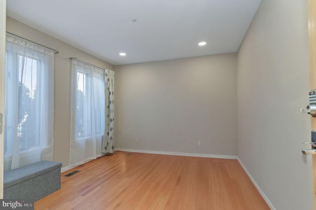 $699,000 | 2 Rockcrest Circle, Rockville, MD 20851