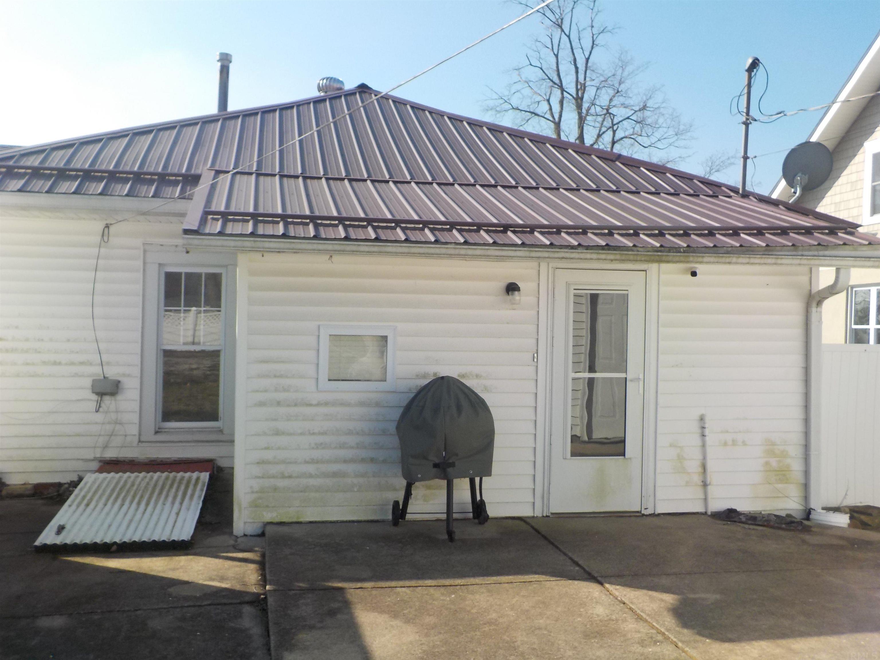 2035 13th Street Bedford, IN 47421 - Photo 17 of 18