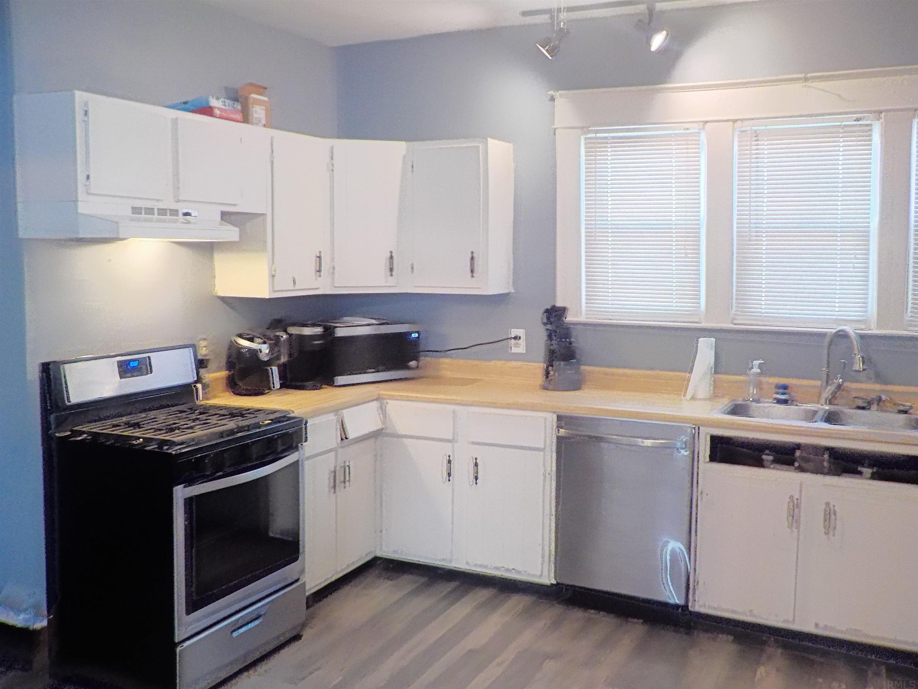 2035 13th Street Bedford, IN 47421 - Photo 7 of 18