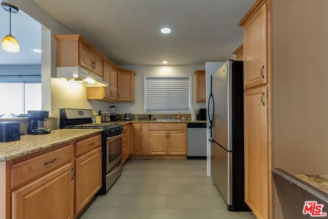 $4,895 | 11257 Collett Avenue, Granada Hills, CA 91344