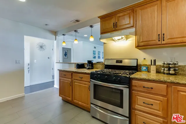 $4,895 | 11257 Collett Avenue, Granada Hills, CA 91344