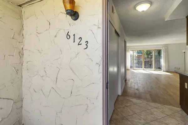 $250,000 | 6123 VÃa Casitas, Carmichael, CA 95608