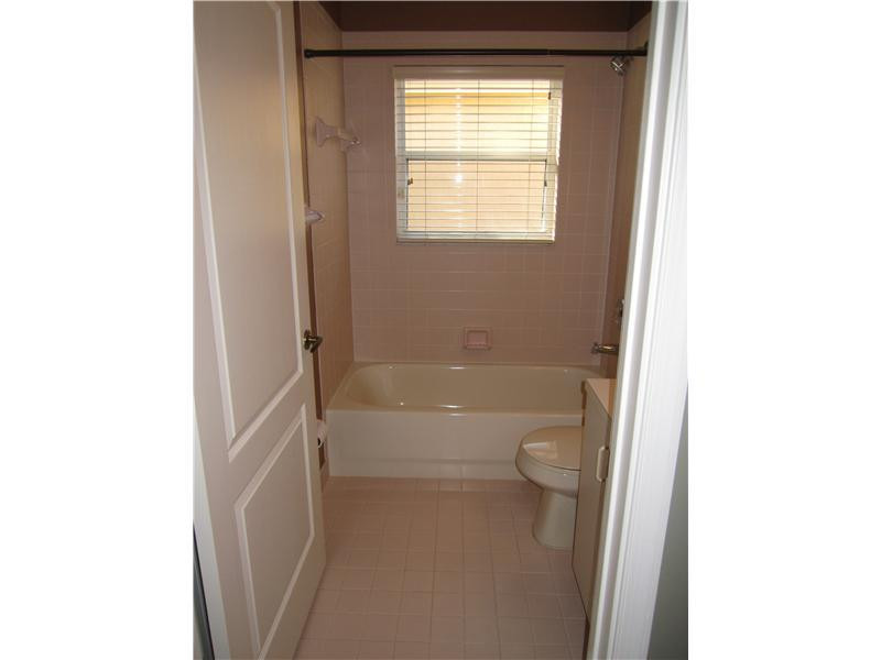 9331 Tango Terrace Boca Raton, FL 33496 - Photo 19 of 31 Bathroom