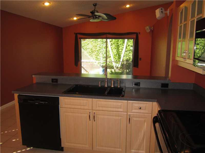 9331 Tango Terrace Boca Raton, FL 33496 - Photo 10 of 31 Kitchen