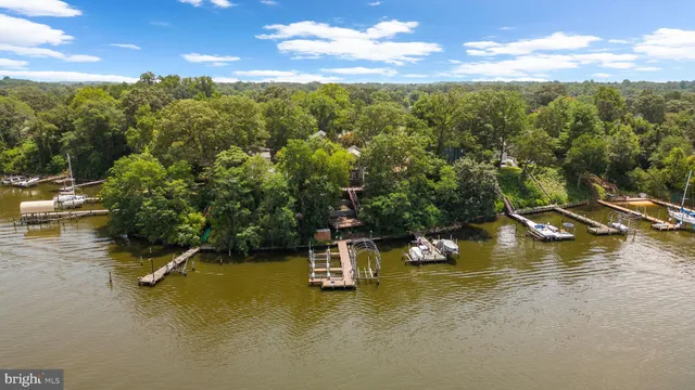 $800,000 | 7674 Pine Knob Road, Pasadena, MD 21122