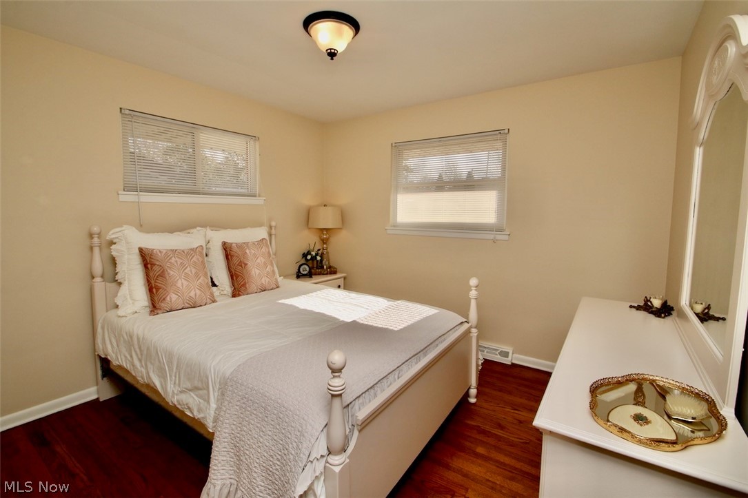 30875 Roosevelt Road Wickliffe, OH 44092 - Photo 18 of 35 Spacious second bedroom with refinished wood floors and neutral paint.