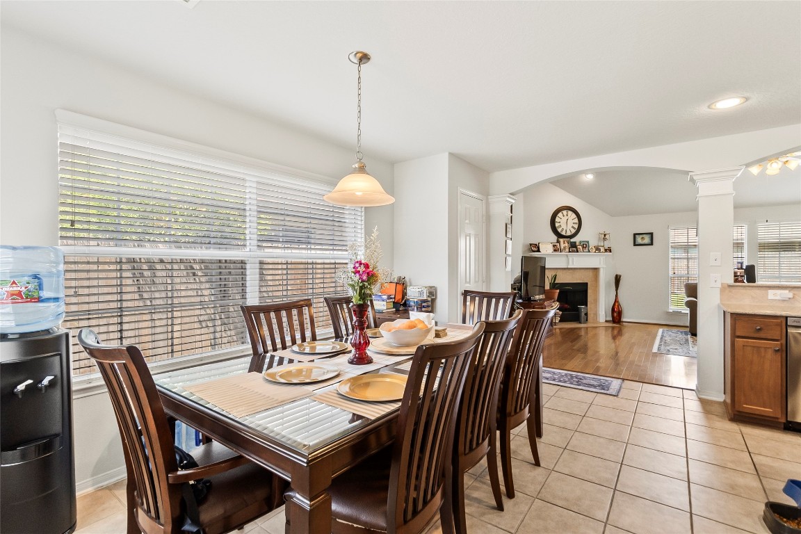 427 Pinewood Ridge Drive Spring, TX 77386 - Photo 6 of 21