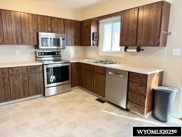 $349,900 | 1009 Mesa Drive, Douglas, WY 82633