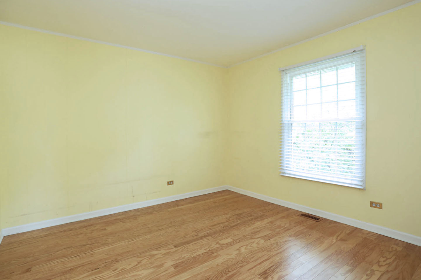 1324 Chartwell Road Schaumburg, IL 60169 - Photo 29 of 36