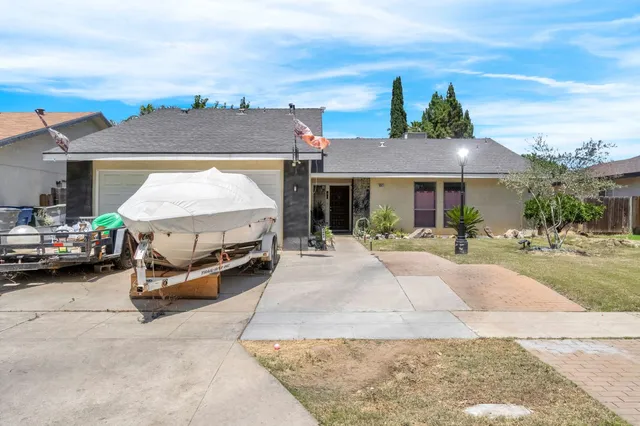 $377,000 | 4883 East Geary Avenue, Fresno, CA 93725