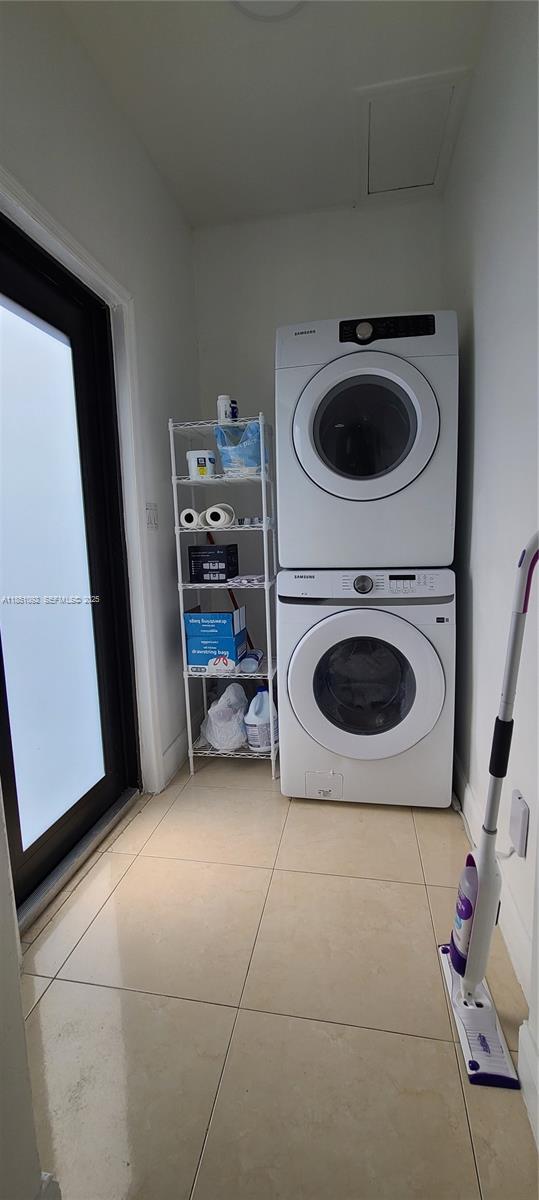 1721 Southwest 24th Terrace Miami, FL 33145 - Photo 22 of 80 a utility room with dryer and washer