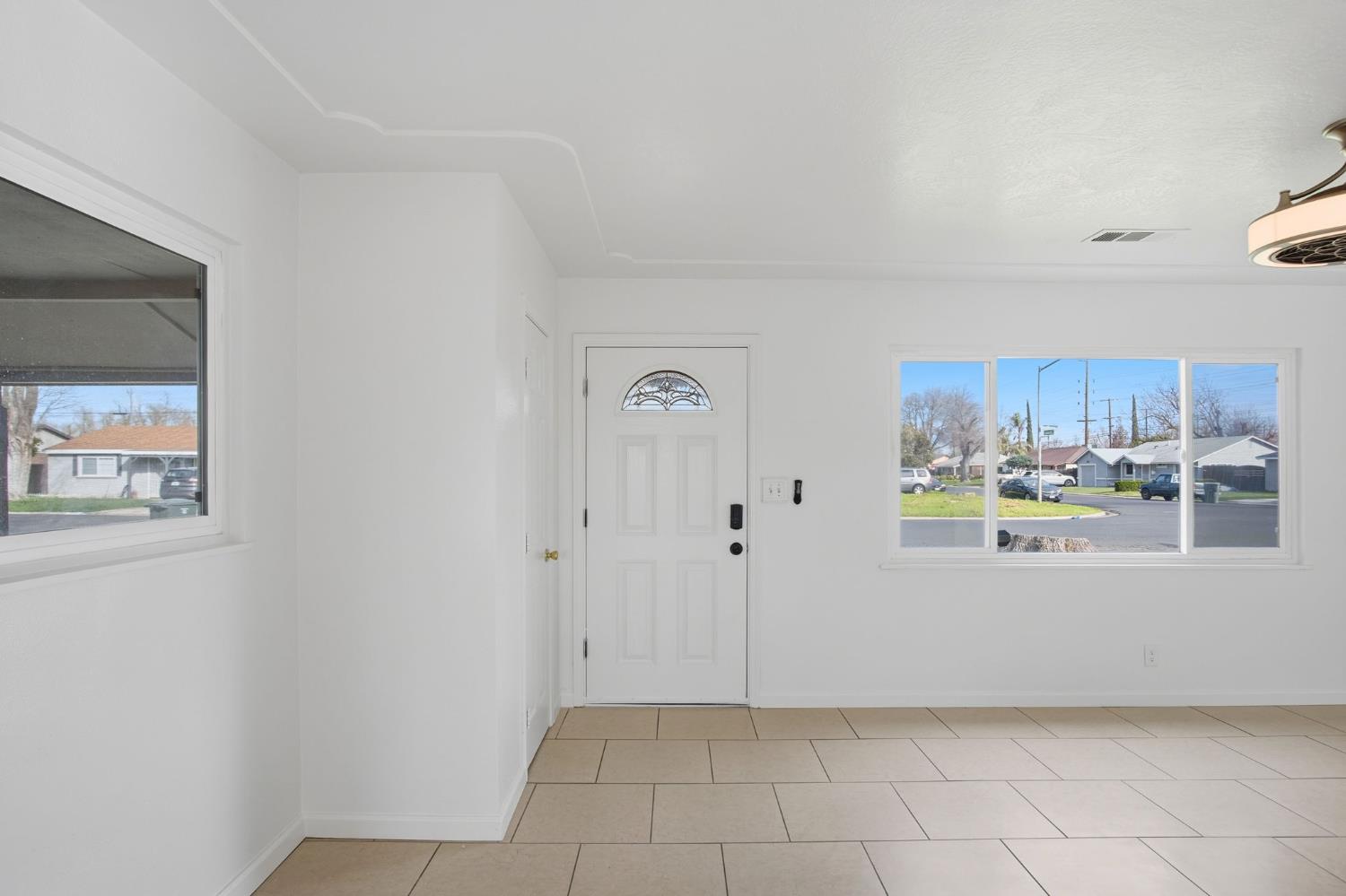 820 Hawthorne Avenue Modesto, CA 95350 - Photo 8 of 21