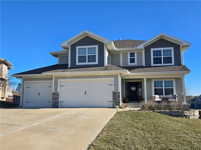$619,900 | 310 South Mesquite Street, Olathe, KS 66061