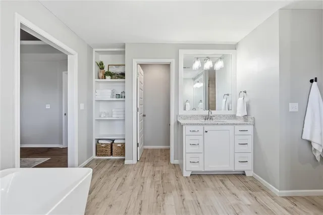 $619,900 | 310 South Mesquite Street, Olathe, KS 66061