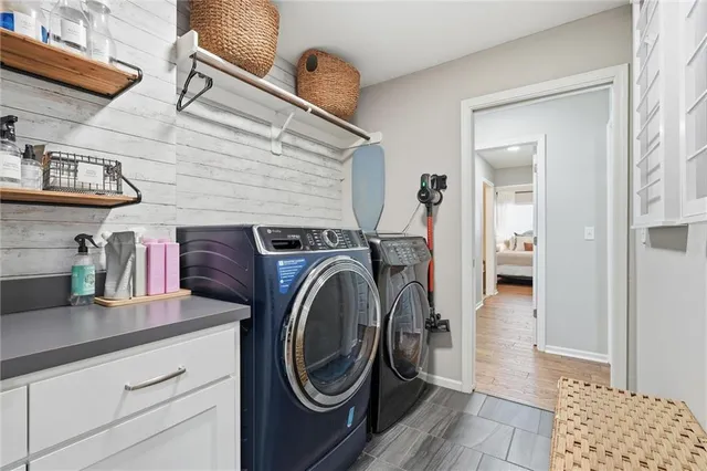 $619,900 | 310 South Mesquite Street, Olathe, KS 66061