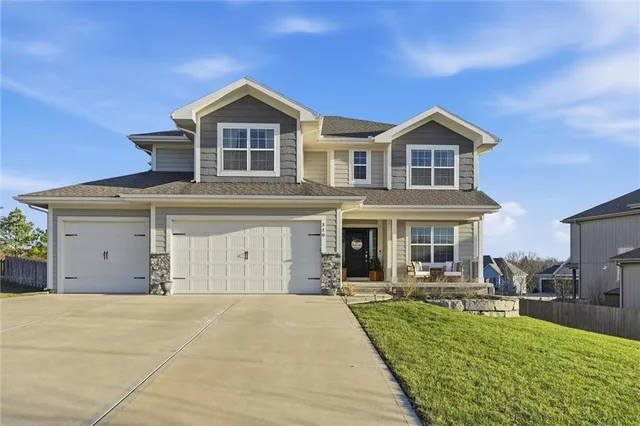 $619,900 | 310 South Mesquite Street, Olathe, KS 66061