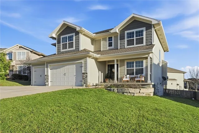 $619,900 | 310 South Mesquite Street, Olathe, KS 66061