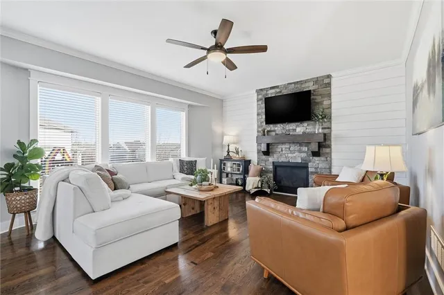 $619,900 | 310 South Mesquite Street, Olathe, KS 66061