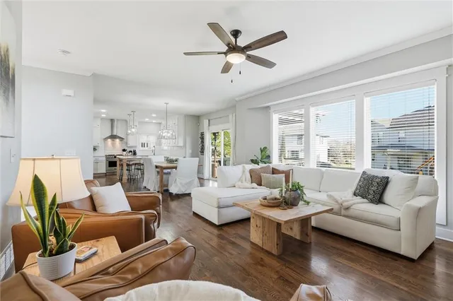 $619,900 | 310 South Mesquite Street, Olathe, KS 66061