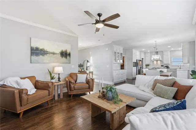 $619,900 | 310 South Mesquite Street, Olathe, KS 66061