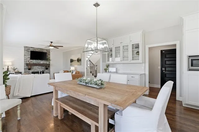 $619,900 | 310 South Mesquite Street, Olathe, KS 66061