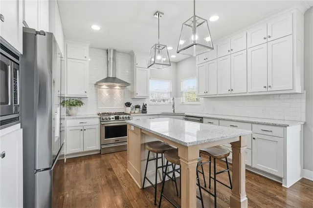 $619,900 | 310 South Mesquite Street, Olathe, KS 66061