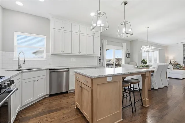 $619,900 | 310 South Mesquite Street, Olathe, KS 66061