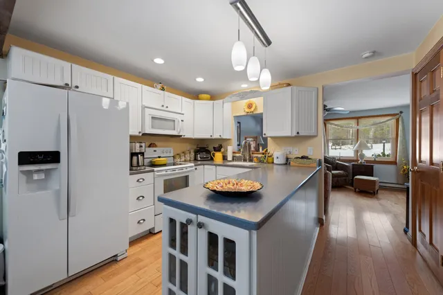 $306,900 | 75 Lakewood Pines, Unit 20, Bristol, NH 03222