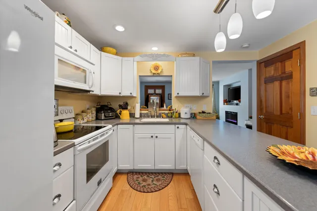 $306,900 | 75 Lakewood Pines, Unit 20, Bristol, NH 03222