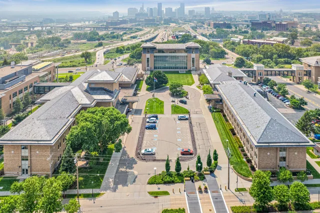 $500,000 | 359 Maria Avenue, St. Paul, MN 55106