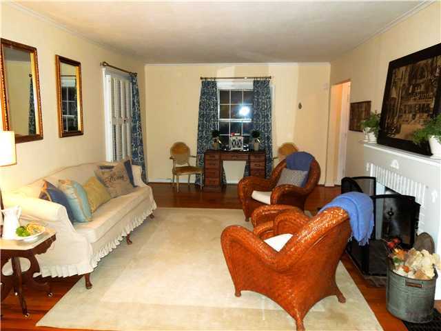 240 North Cassingham Road Columbus, OH 43209 - Photo 4 of 13