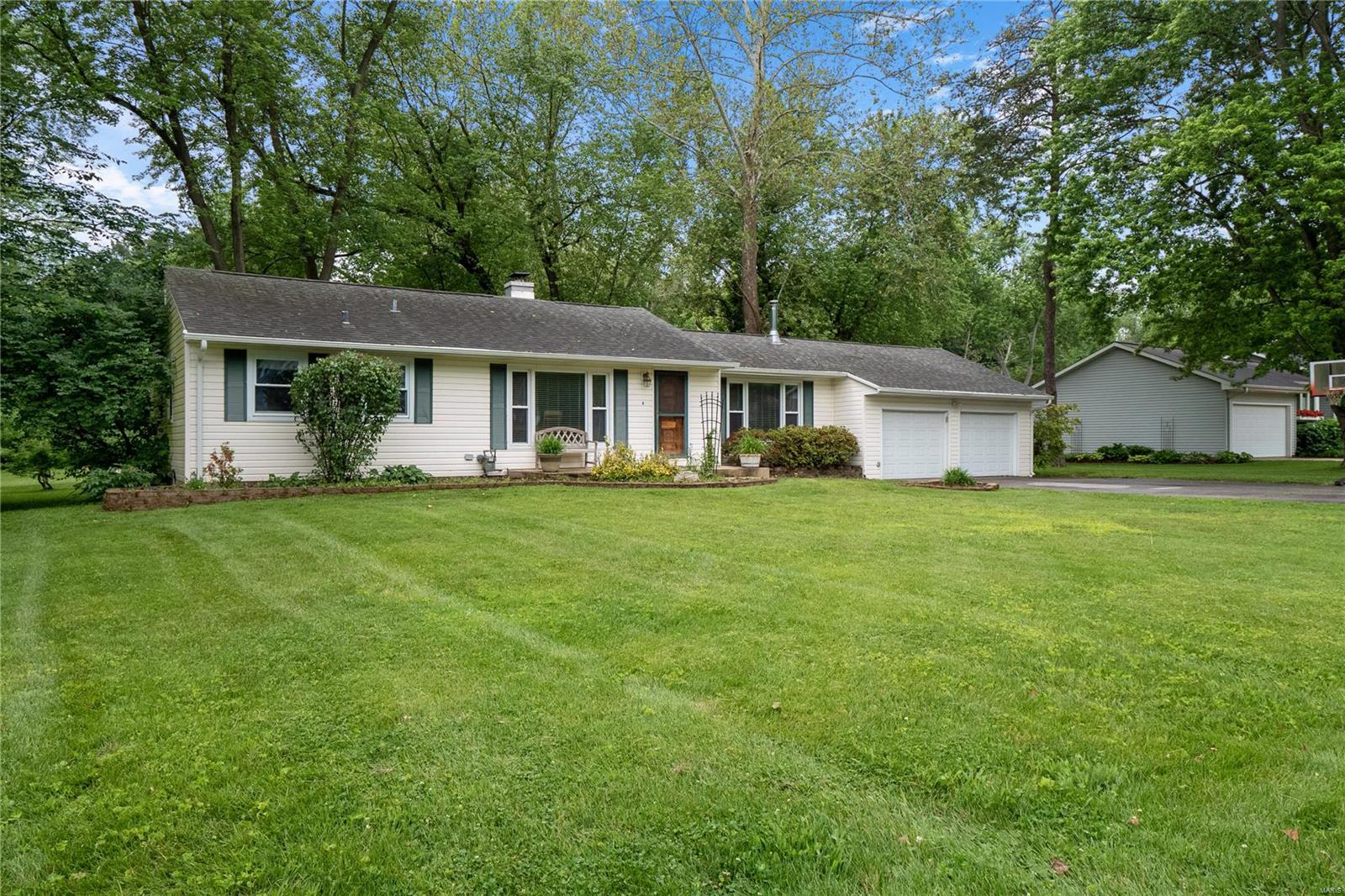 144 Brookside Lane Ballwin, MO 63021 - Photo 15 of 25 Gallery Image 15