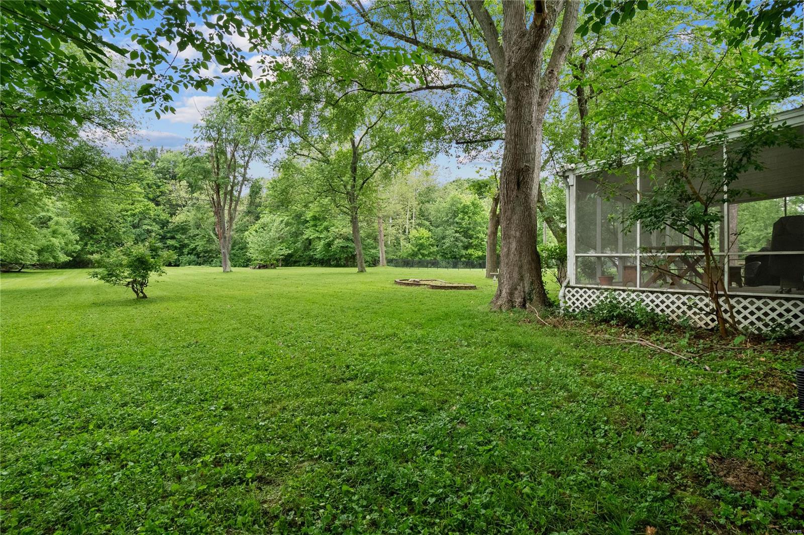 144 Brookside Lane Ballwin, MO 63021 - Photo 20 of 25 Gallery Image 20