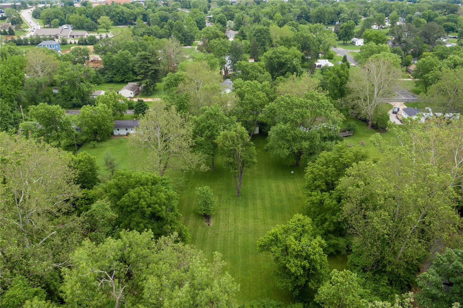 144 Brookside Lane Ballwin, MO 63021 - Photo 22 of 25 Gallery Image 22