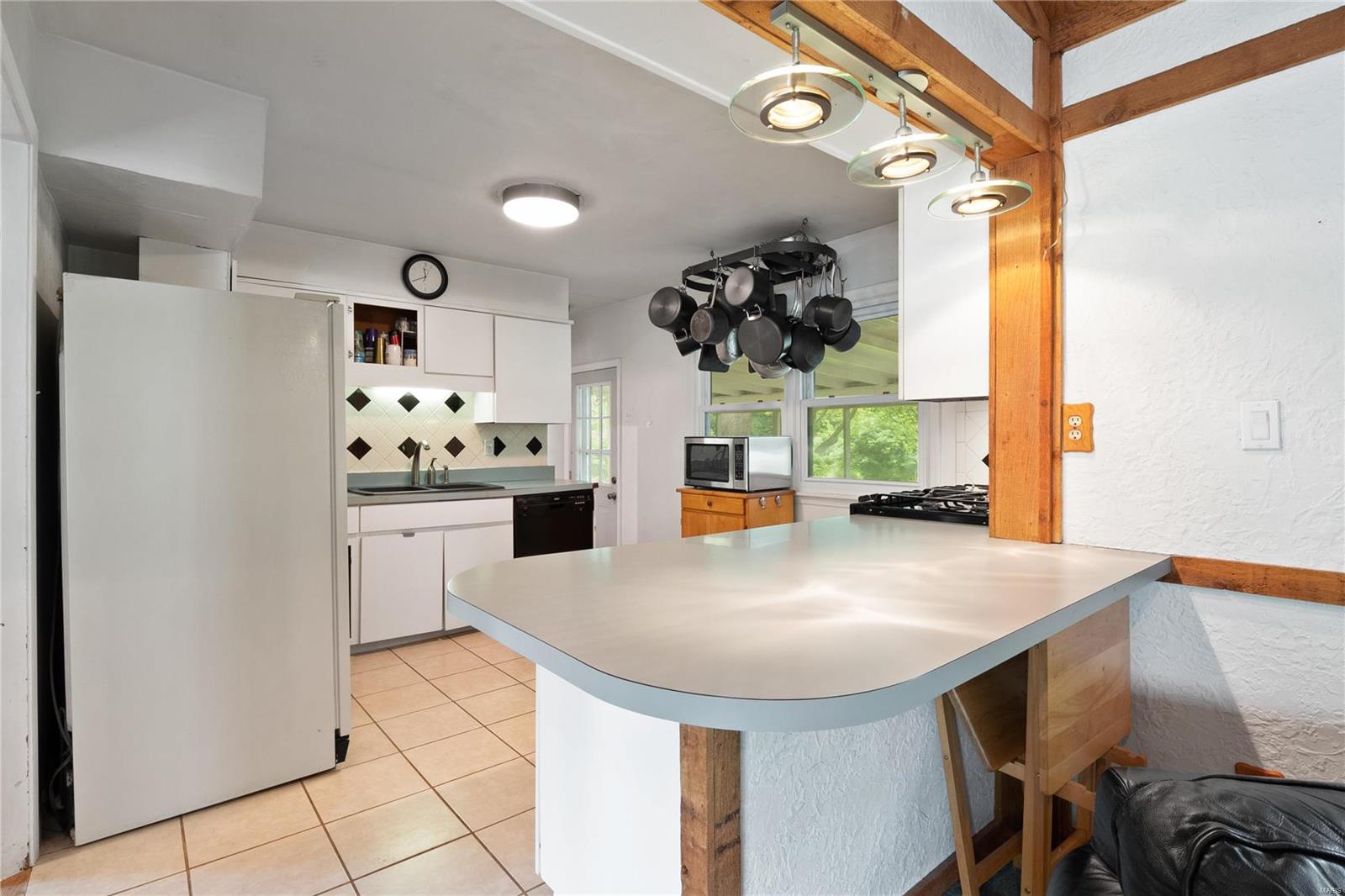 144 Brookside Lane Ballwin, MO 63021 - Photo 8 of 25 Gallery Image 8