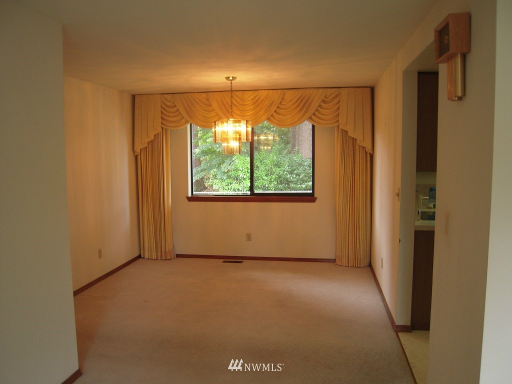 3907 Northeast 10th Street Renton, WA 98056 - Photo 4 of 20
