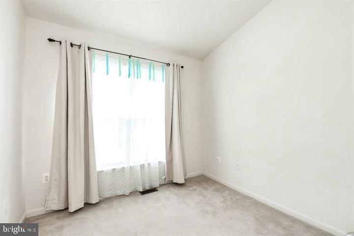 11843 Skylark Road Clarksburg, MD 20871 - Photo 20 of 31 an empty room with a window