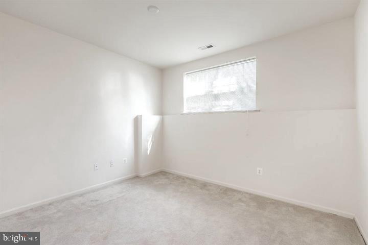 11843 Skylark Road Clarksburg, MD 20871 - Photo 25 of 31 an empty room with windows
