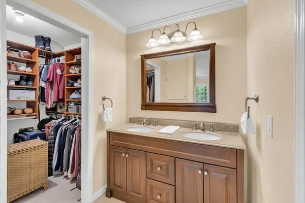 $299,999 | 7921 Arcade Lake Lane, Citrus Heights, CA 95610