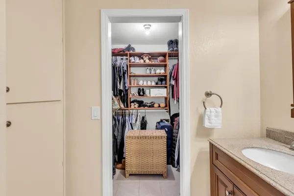 $299,999 | 7921 Arcade Lake Lane, Citrus Heights, CA 95610